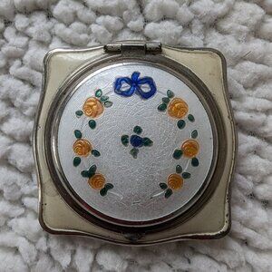 Vintage from the 1920 ladies' compact with Guilloche design